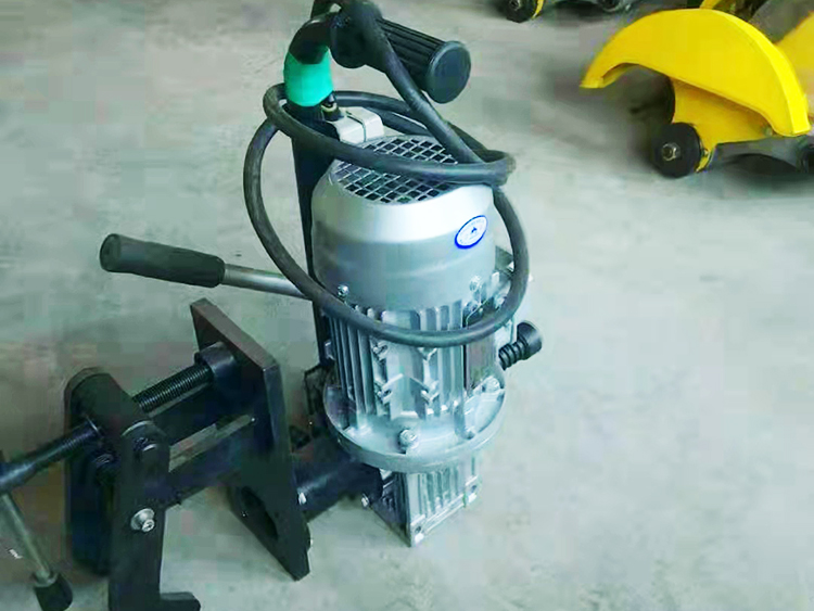 DZG-31型電動空(kōng)心鋼軌鑽(zuan)孔機