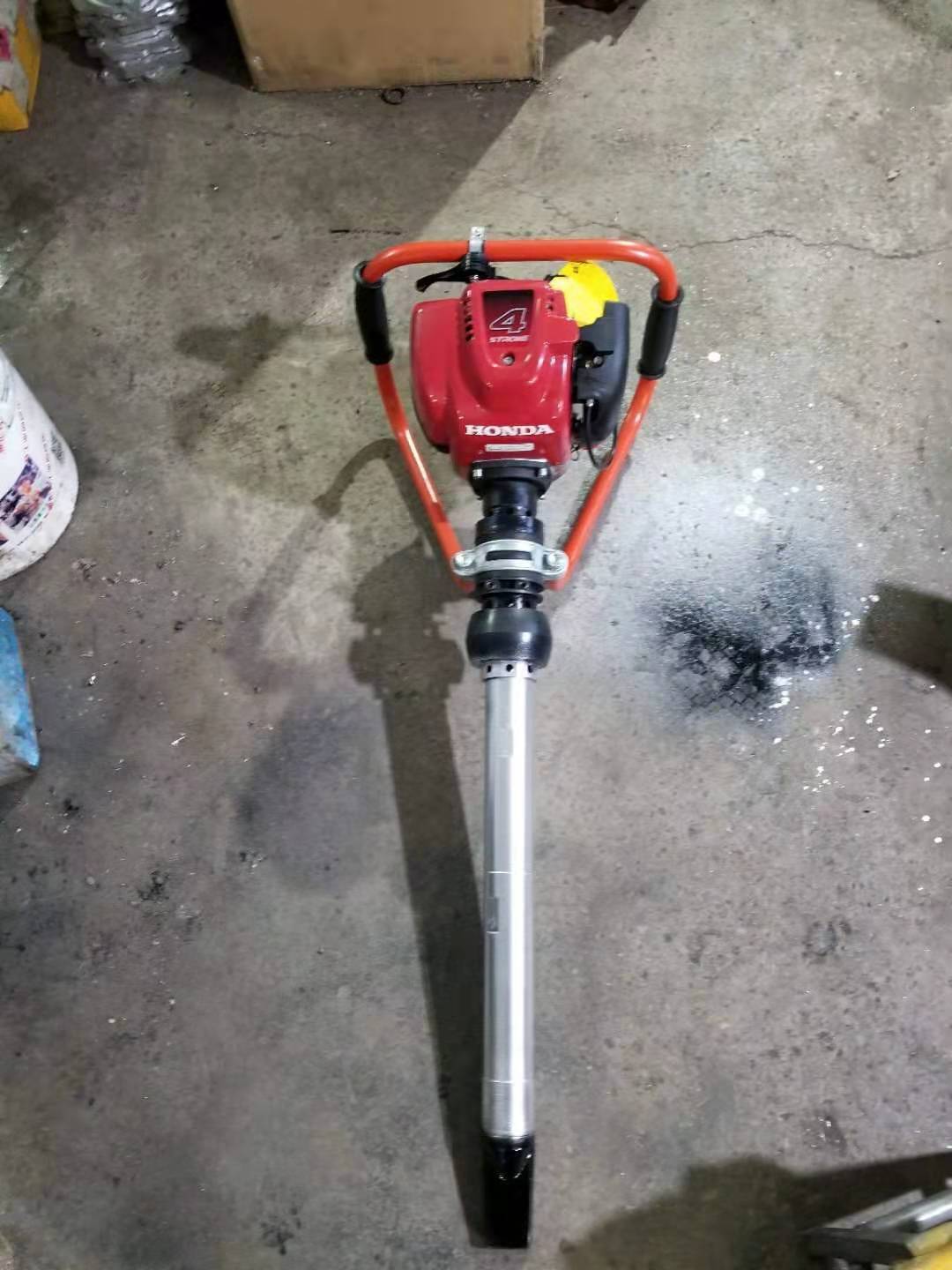 ND-4型手(shou)提式内燃搗(dǎo)固鎬