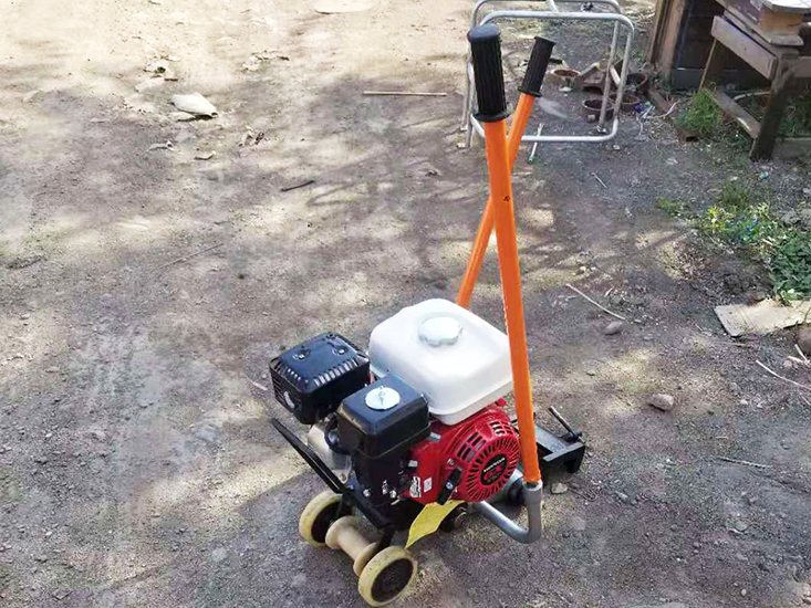 NQG-6.5II型内(nèi)燃鋼軌鋸軌機 