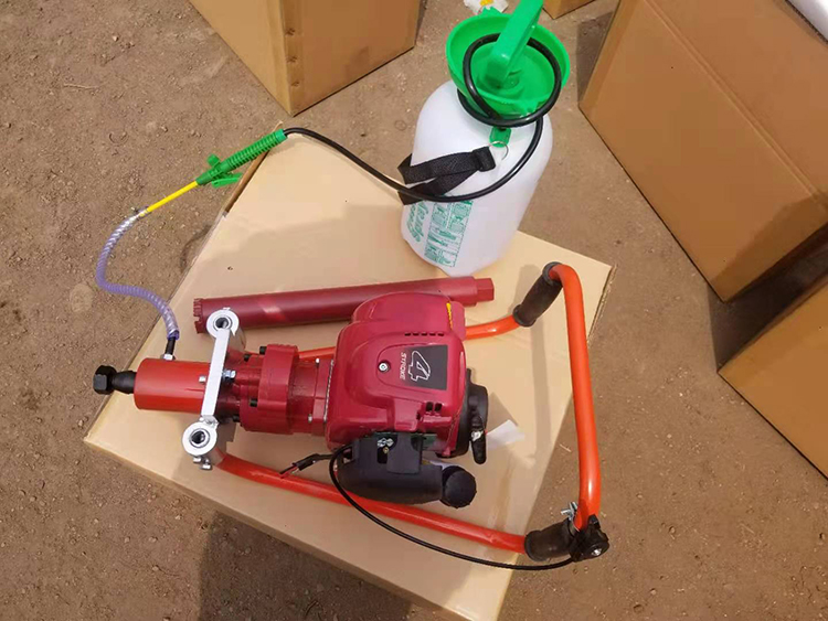 NLQ-45型内燃砼(tong)枕螺栓鑽(zuan)取機