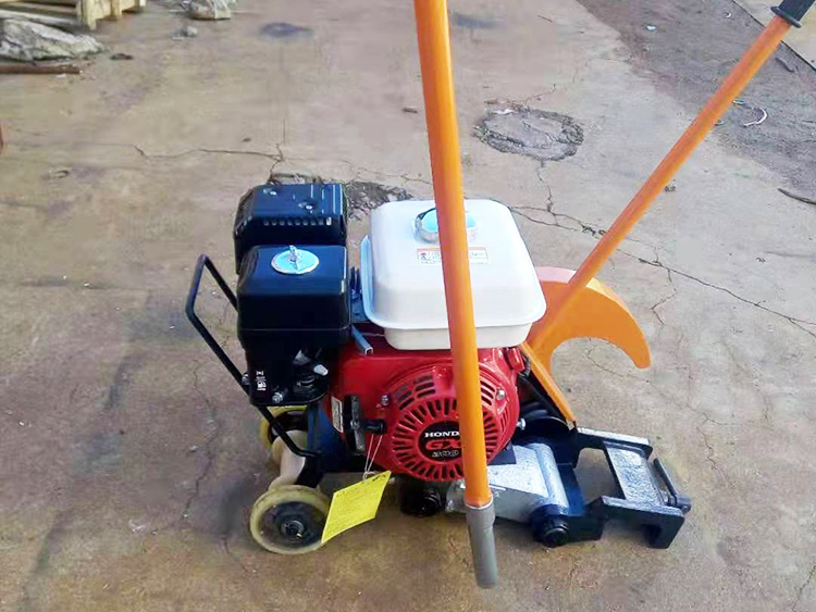 NQG-6.5II型内燃鋼(gāng)軌鋸軌機