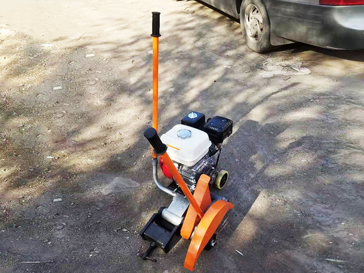 NQG-6.5II型内燃鋼軌鋸(ju)軌機 